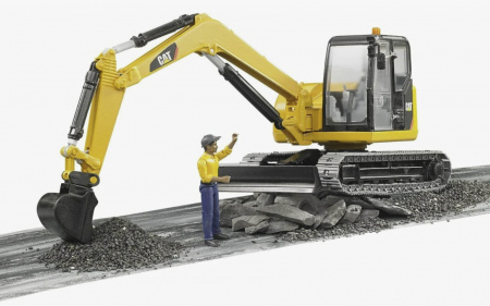Bruder 02466 Мини экскаватор Cat с рабочим