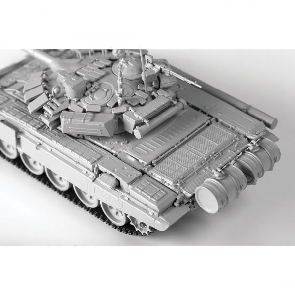 Сборная модель "Российский основной боевой танк Т-72Б3"