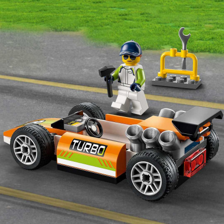 Конструктор LEGO City Гоночный автомобиль
