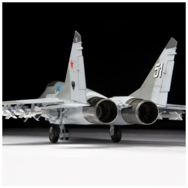 Сборная модель "Российский истребитель МиГ-29С"