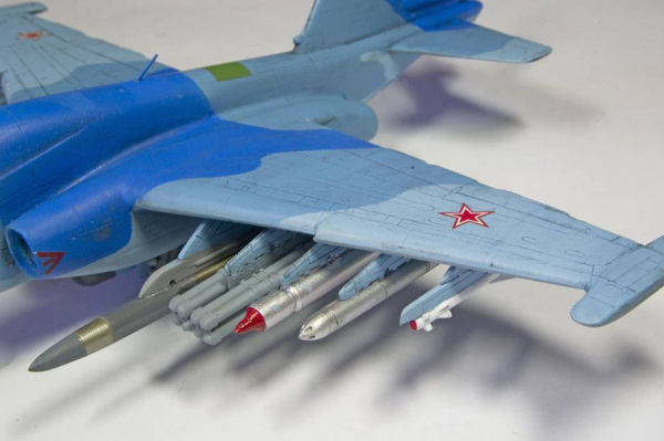 Сборная модель Самолет СУ-39 склейка с подарочным набором