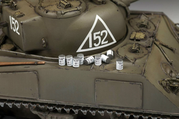 Сборная модель "Американский средний танк Шерман М4А2"