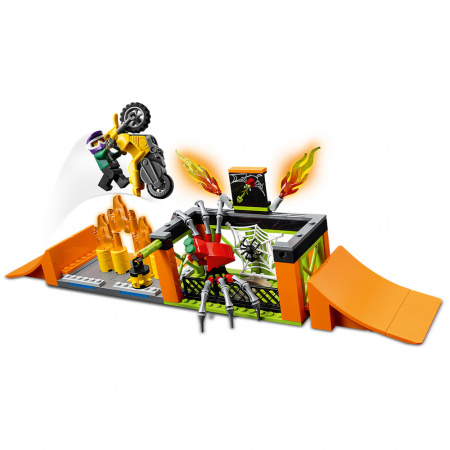 Конструктор LEGO City Парк каскадёров