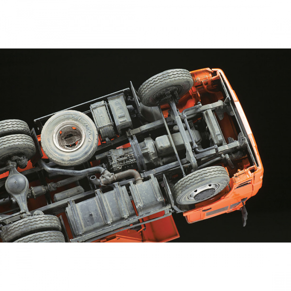 Сборная модель "Самосвал KAMAZ-65115"