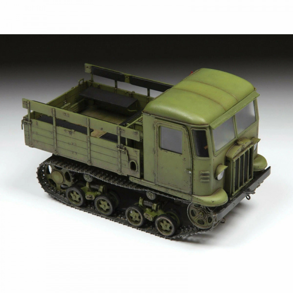 Сборная модель Советский гусеничный тягач СТЗ-5