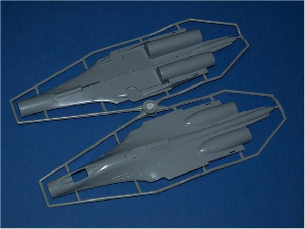Сборная модель Российский палубный истребитель Су-33