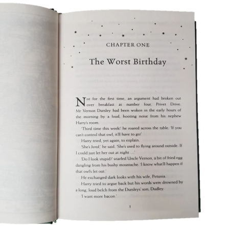 Книга "Harry Potter and Chamber of Secrets"