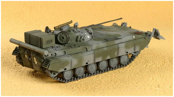 Сборная модель Советская БМП-2Д