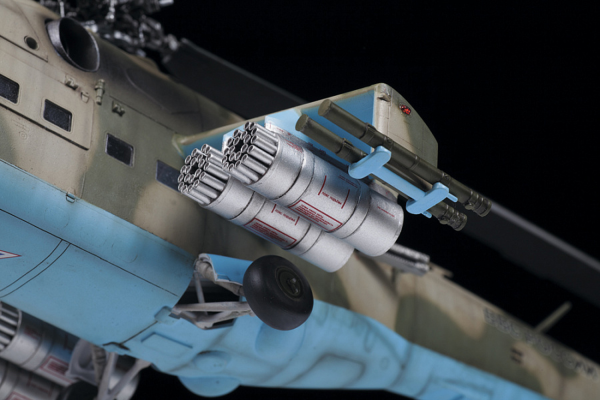 Сборная модель "Советский ударный вертолёт Ми-24П"